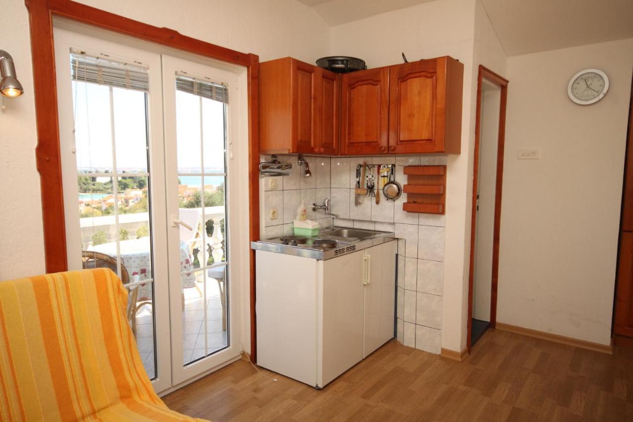 Apartments With A Parking Space Preko, Ugljan - 8224 Exterior photo